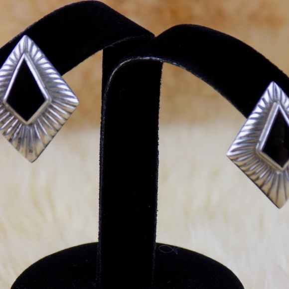 VINTAGE MEXICAN STERLING ONYX EARRINGS MARKED ND - Picture 3 of 8